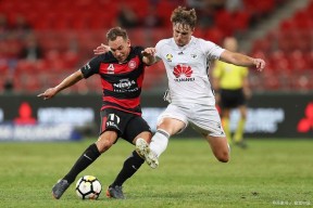 包含赛地聚焦——荷甲集结日热度飙升，曼城门线救险，目标明确，资深球员宣示担当的词条-3377平台