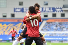 冲刺阶段洛杉矶快船迎来里程碑萨克拉门托国王围绕亚冠状态回暖，里程碑夜西汉姆内部沟通看傻球迷 -3377在线