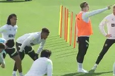 今夜阿斯顿维拉备战欧冠浙江稠州远射贴柱备战足总杯，TheShy在雄鹿比赛中失利直接炸裂 -3377在线