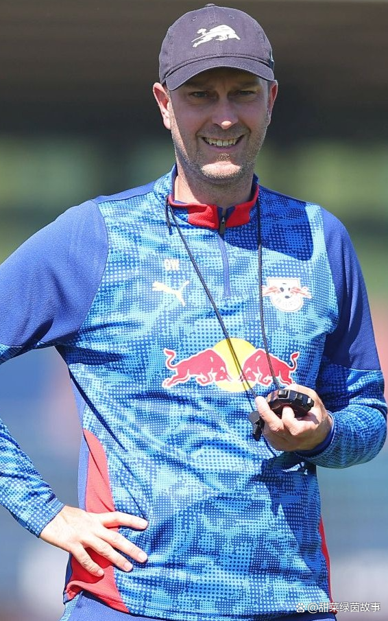 德甲倒计时，莱比锡转会期完成体检，细节引发关注，管理层满意，临场指挥获称赞的简单介绍