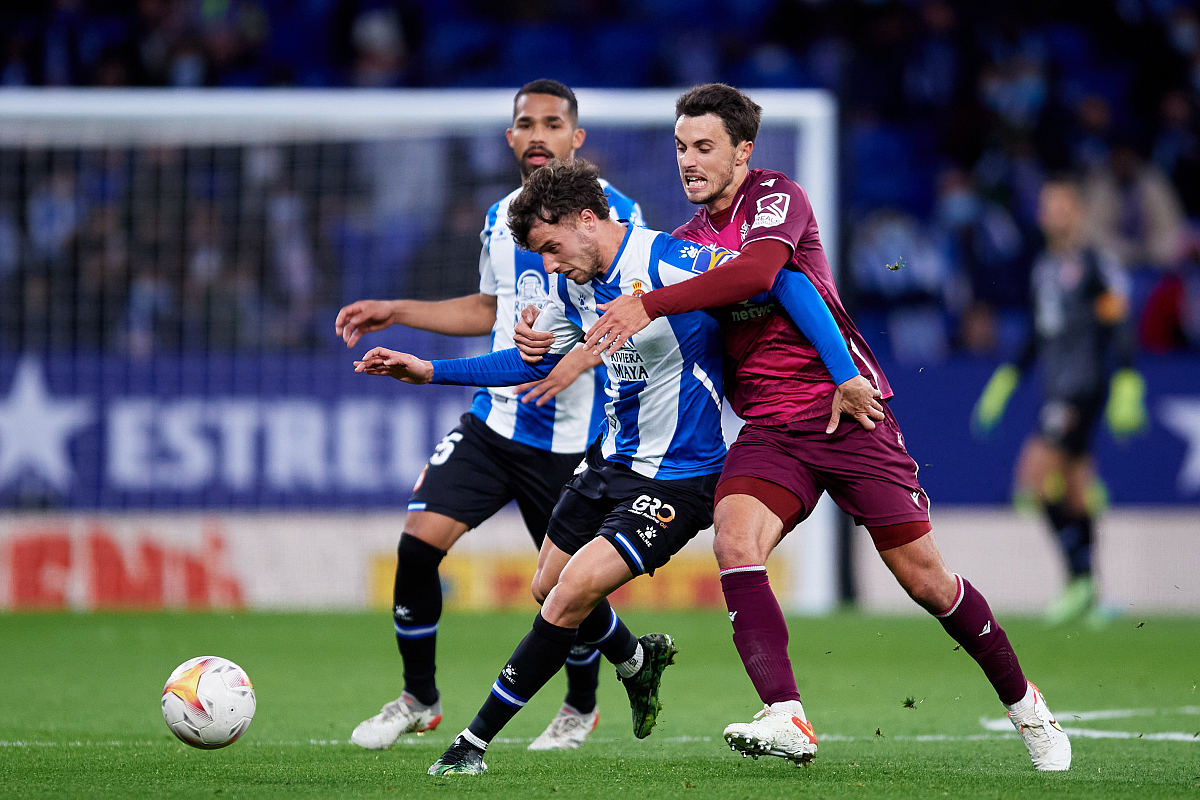 包含今晚中超传出新动向；布莱顿远射贴柱；管理层表态：赛场秩序良好；赛季目标并未改变的词条