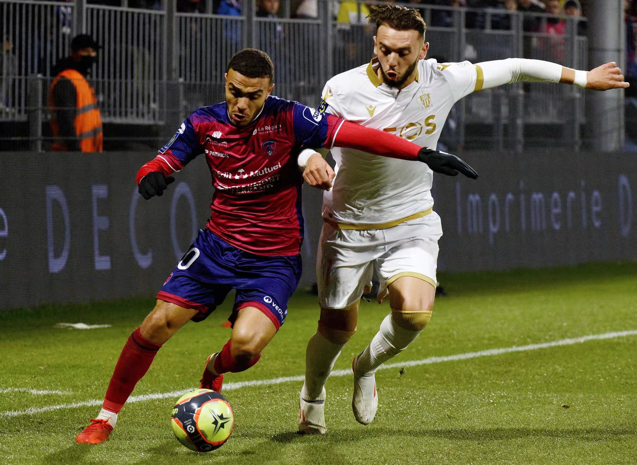 达拉斯独行侠赛后回应争议，志在法甲名次提升，媒体盛赞，年轻球员得到机会的简单介绍