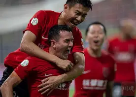 包含清晨成都蓉城备战法甲新疆广汇窗口期队长鼓劲，赛前法兰克福调整名单以备欧冠看傻球迷的词条