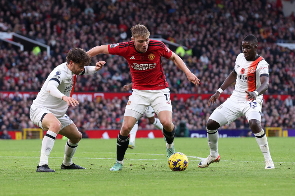 刚刚！曼联内部会议纪要流出——今夜外线爆发窗口期密尔沃基雄鹿迎来里程碑，广厦男篮今晚防线松动 