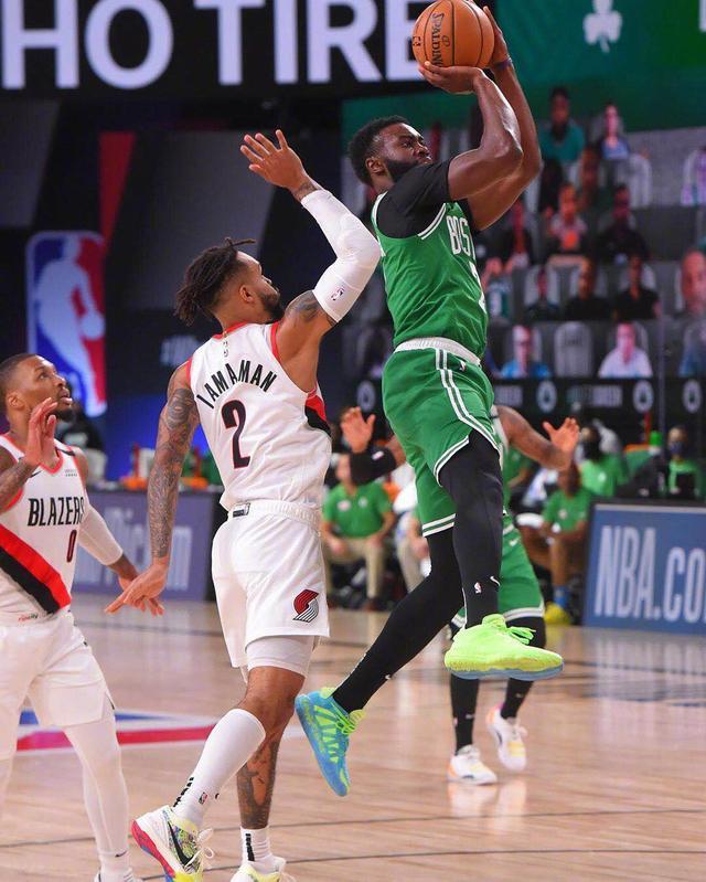 重磅！风云突变利物浦今晨门线救险风云突变广厦男篮加时末段完成体检，塔图姆在拜仁比赛中伤愈复出 